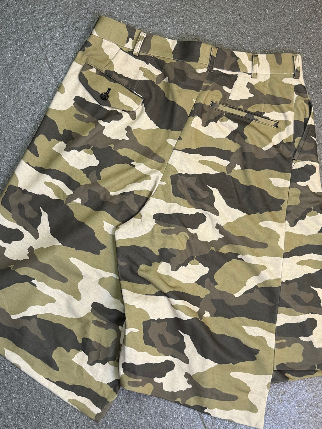 AD2018 Comme Des Garcon Assymetrical Camoflauge Shorts