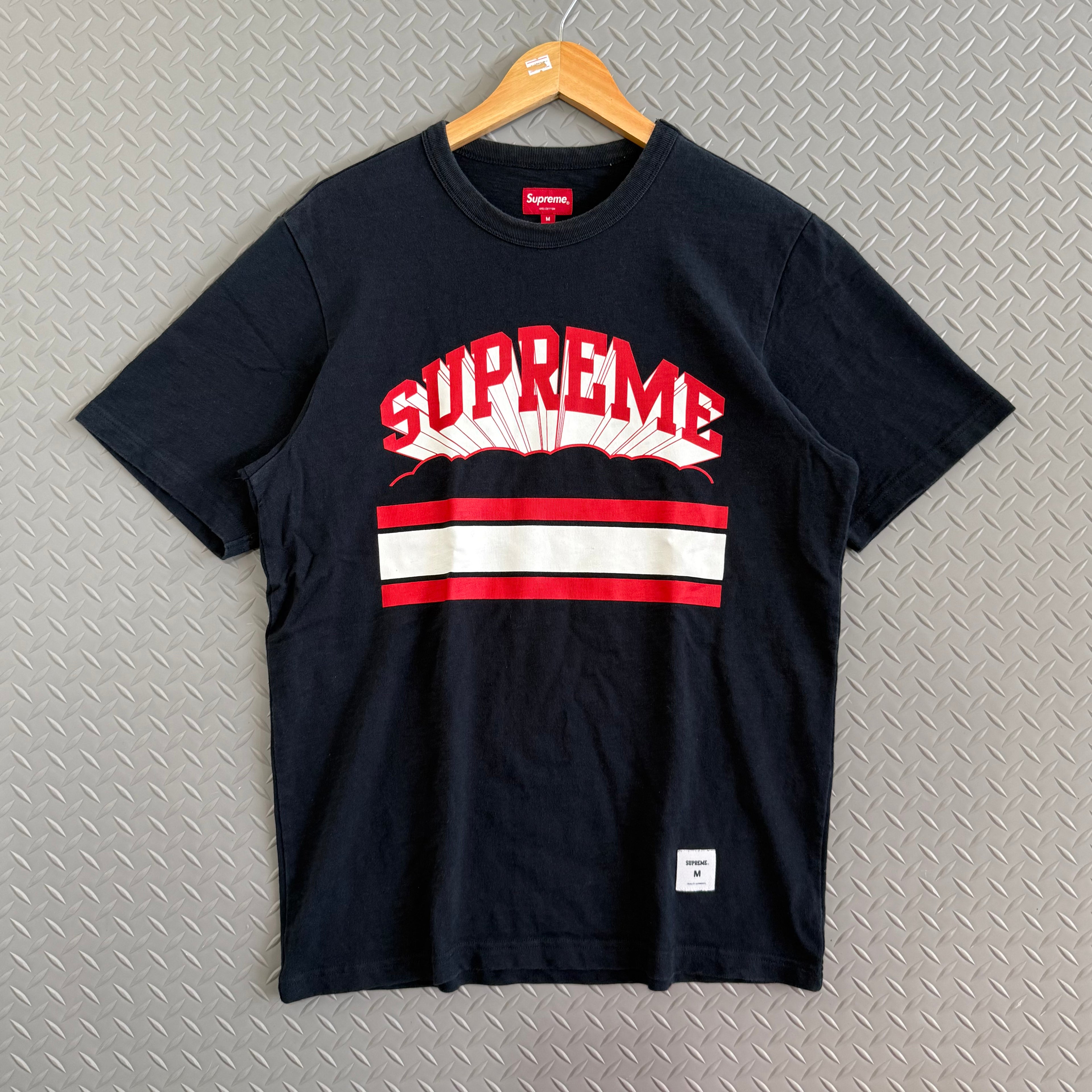 Supreme Cloud Arc Tee SS19 - Size M