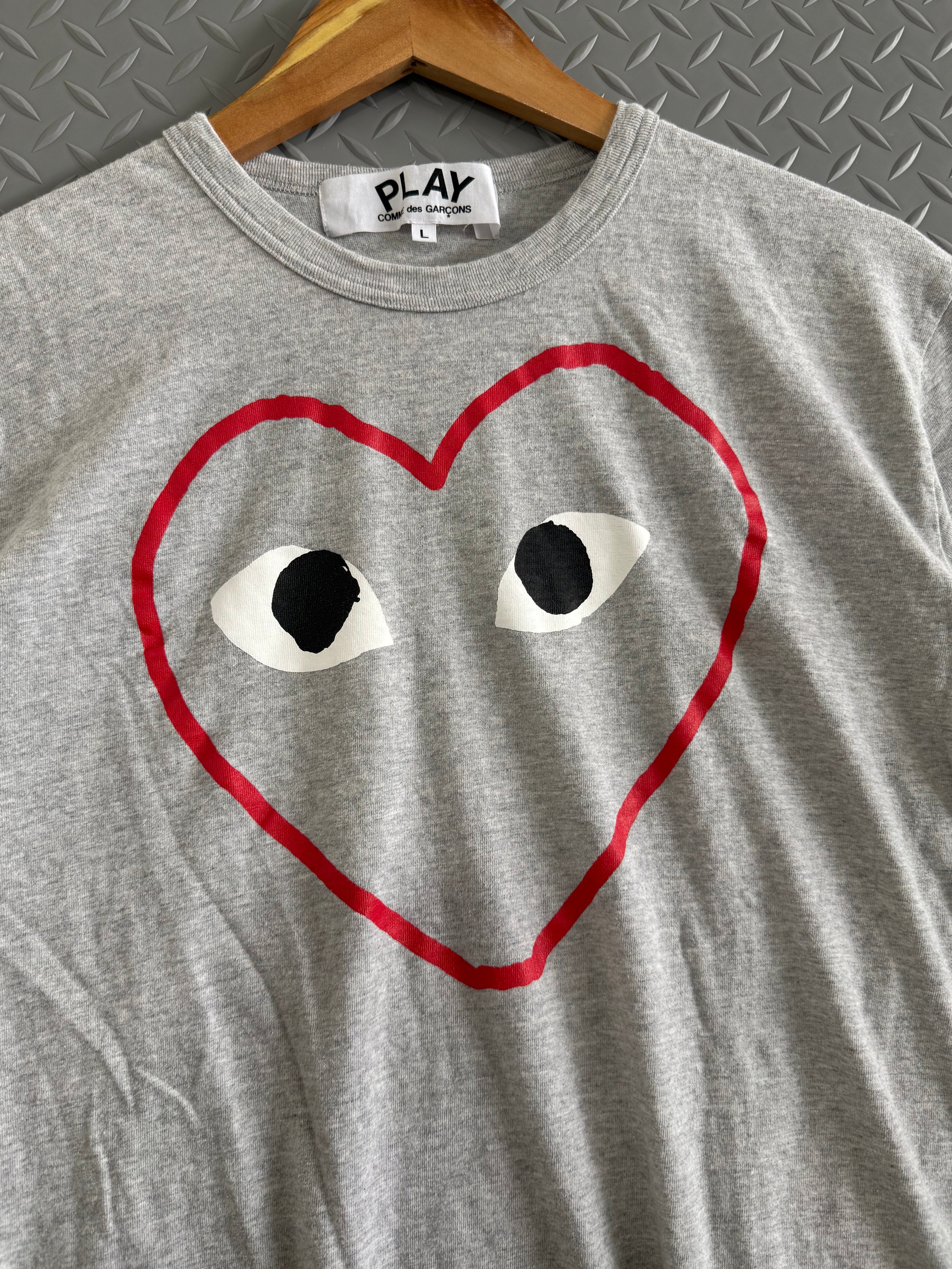 Play CDG Outline Heart Tee AZ-T266 - Size L