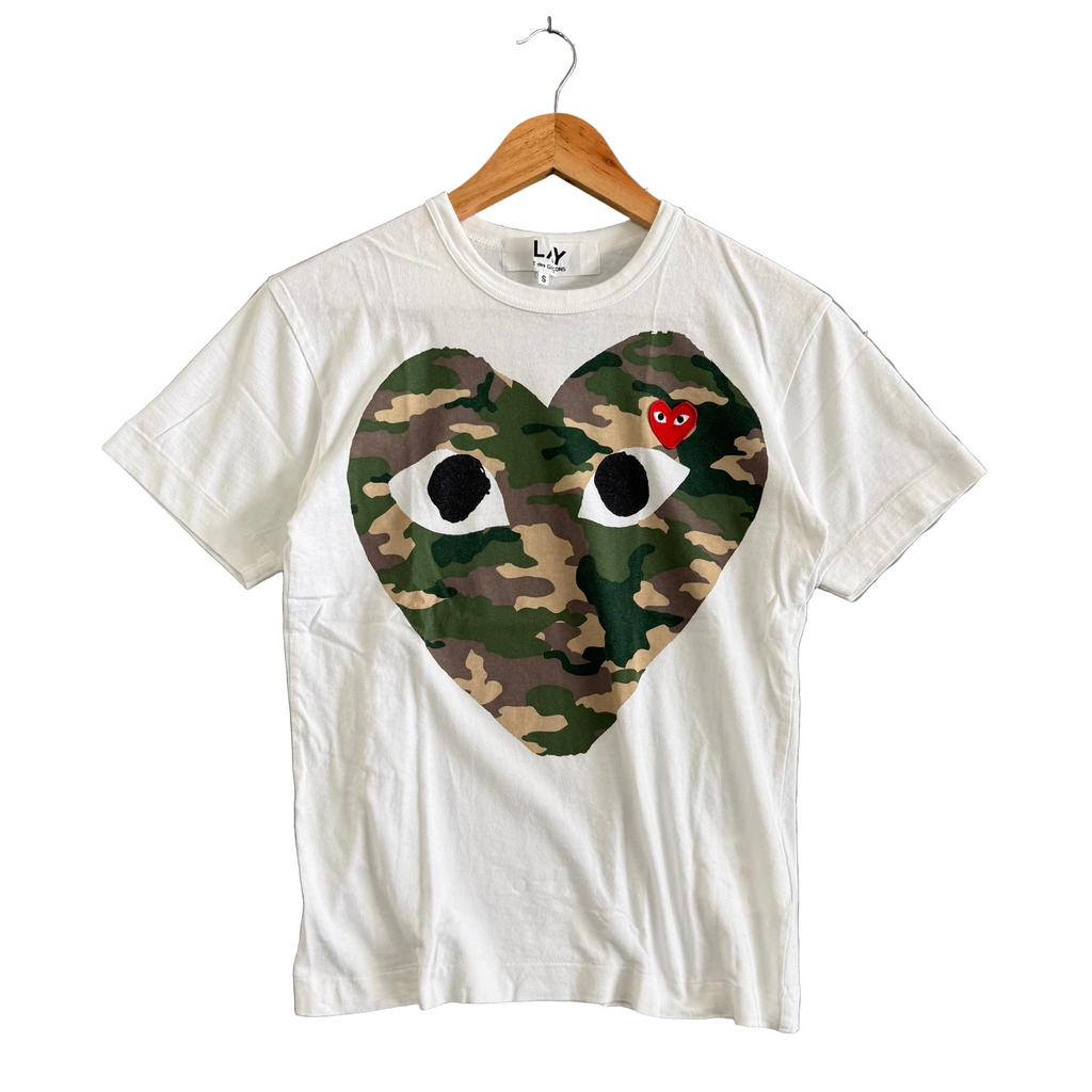 Play CDG Camo Heart Tee AZ-T242 - Size S